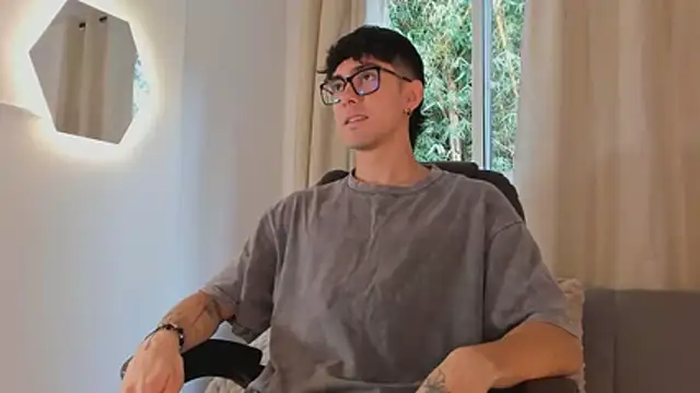 etham wolf1 online show from April 2026 06:00:02 PM