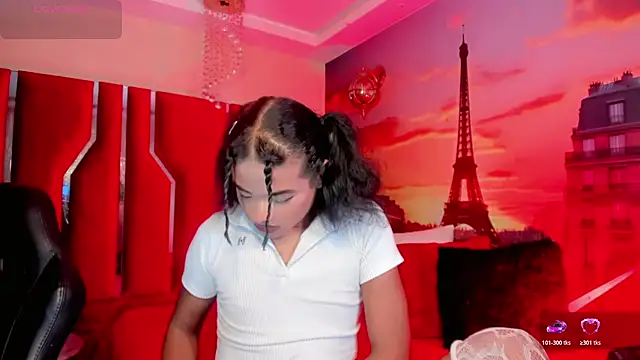 Paola Delfino online show from May 2026 11:27:01 AM