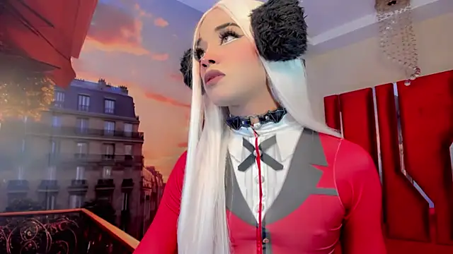 Paola Delfino online show from May 2026 12:04:01 PM