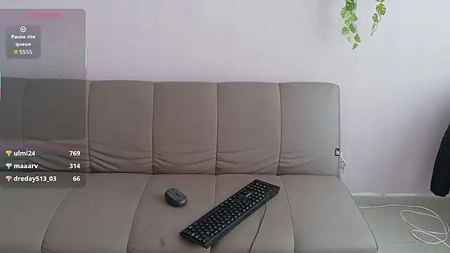 Snapshot of Zara_Fire chatting on May 2026 08:01:01 PM Zara Fire online show from May 2026 08:01:01 PM