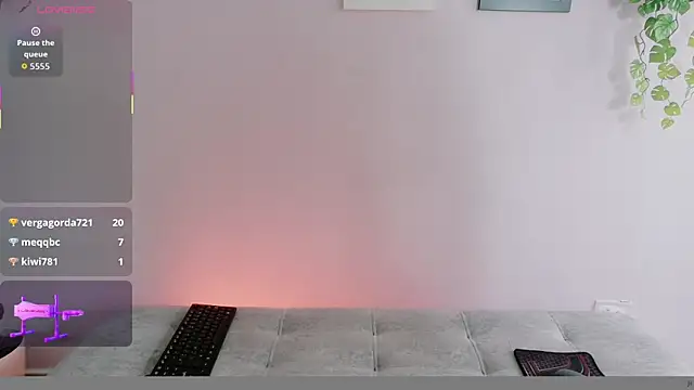Snapshot of Zara_Fire chatting on May 2026 07:03:02 PM Zara Fire online show from May 2026 07:03:02 PM