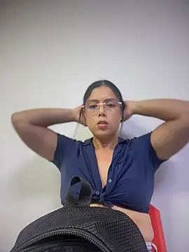 LauTul online show from April 2026 12:33:01 AM