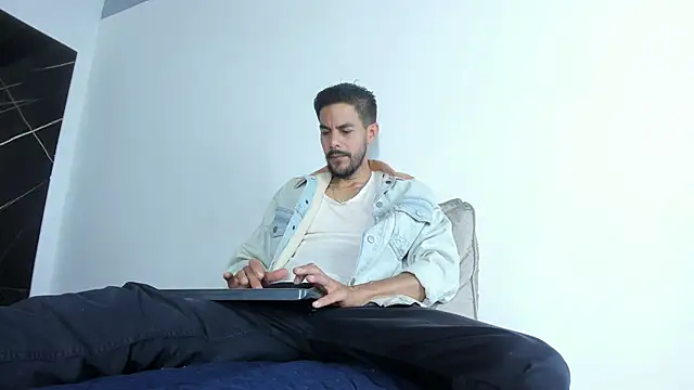 Leo Vesper online show from April 2026 11:49:02 AM