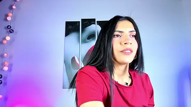 Emiili Clark online show from April 2026 04:26:02 AM