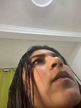 Mia rouseee online show from March 2026 11:28:01 PM