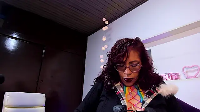 Mariia Paulaa online show from March 2026 04:57:02 AM