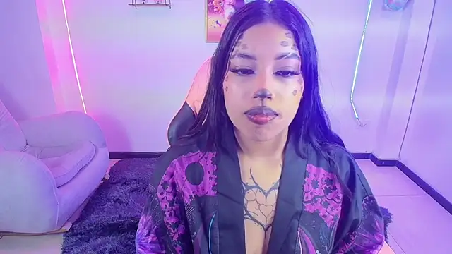 AryahMoonn online show from May 2026 04:17:02 AM