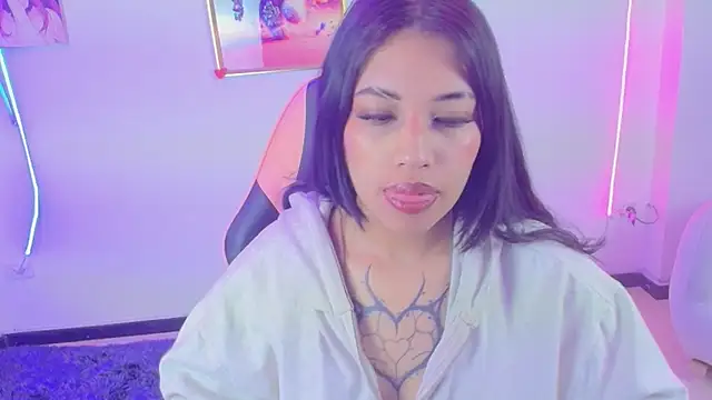 AryahMoonn online show from May 2026 04:05:01 AM