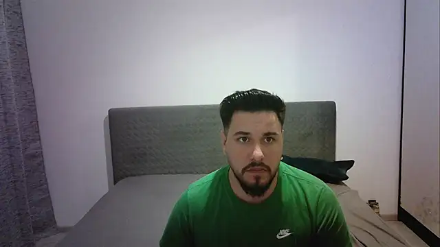 Gianiboy99 online show from May 2026 07:17:01 PM