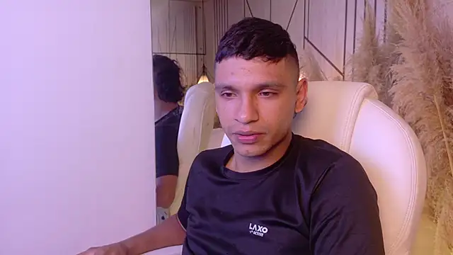 Snapshot of Pablo_ludovica chatting on April 2026 04:02:02 AM Pablo ludovica online show from April 2026 04:02:02 AM