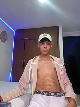 Milo Gunnar online show from April 2026 09:22:01 PM