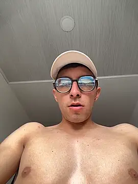 LeonBlazze online show from April 2026 03:18:02 PM