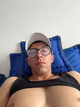 LeonBlazze online show from April 2026 06:08:02 PM