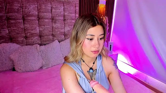 Amber Palmer online show from May 2026 08:33:02 PM