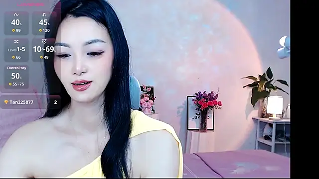 Evelyn-007 online show from April 2026 12:01:01 PM