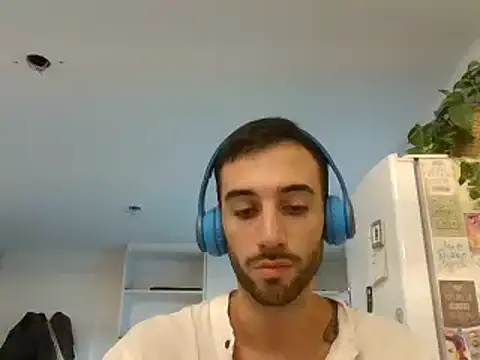 Snapshot of SantinnoVale chatting on March 2026 11:29:02 PM SantinnoVale online show from March 2026 11:29:02 PM