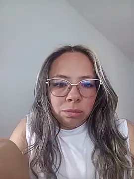 Snapshot of Sammy_2-4 chatting on June 2026 09:53:02 PM Sammy 2-4 online show from June 2026 09:53:02 PM