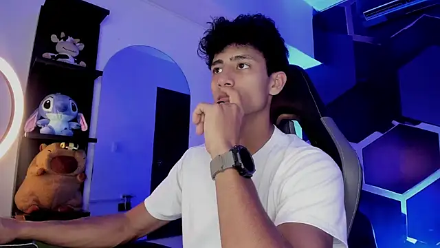 MaxiimoRomano  online show from July 2026 07:22:01 PM