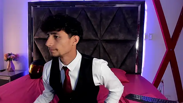 MaxiimoRomano  online show from March 2026 12:28:02 PM