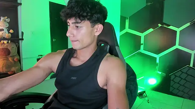 MaxiimoRomano  online show from July 2026 07:25:01 PM