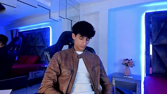 MaxiimoRomano  online show from March 2026 01:34:02 PM