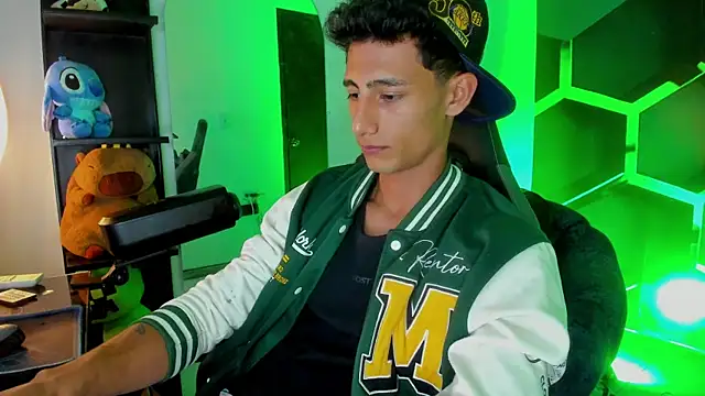 MaxiimoRomano  online show from July 2026 07:24:02 PM