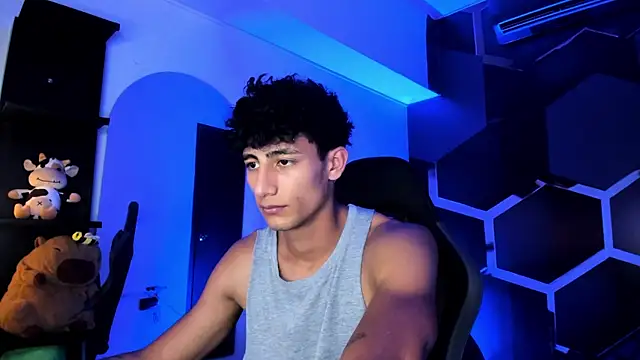 MaxiimoRomano  online show from July 2026 07:03:01 PM