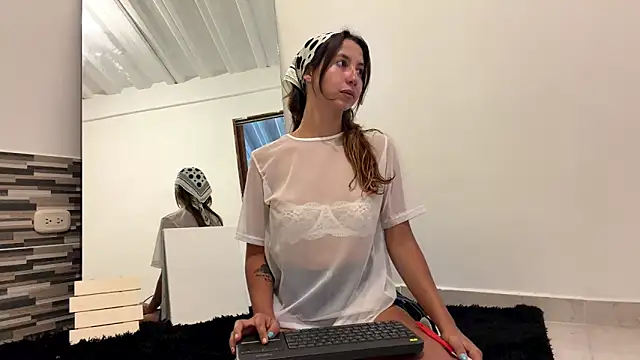 Julieta Jol online show from April 2026 02:13:01 PM