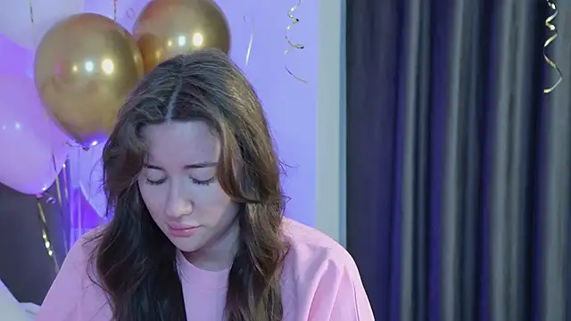 MeganStrane online show from May 2026 06:13:01 AM