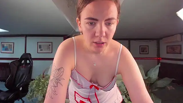 Kirarustle1 online show from May 2026 02:28:02 AM