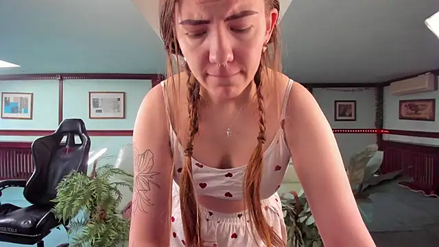 Kirarustle1 online show from May 2026 01:46:02 AM