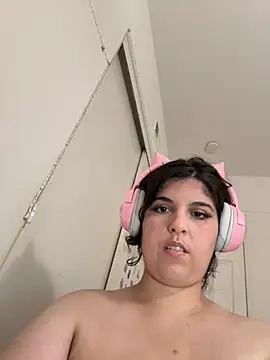 Yasminebbyxx online show from July 2026 09:43:01 AM