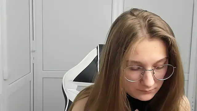 Snapshot of Mia_kristal chatting on March 2026 08:14:01 AM Mia kristal online show from March 2026 08:14:01 AM