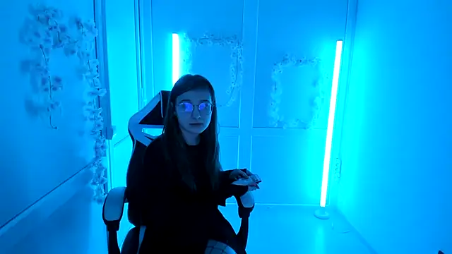 Snapshot of Mia_kristal chatting on April 2026 07:11:01 AM Mia kristal online show from April 2026 07:11:01 AM