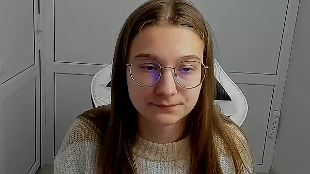 Snapshot of Mia_kristal chatting on April 2026 07:31:01 AM Mia kristal online show from April 2026 07:31:01 AM