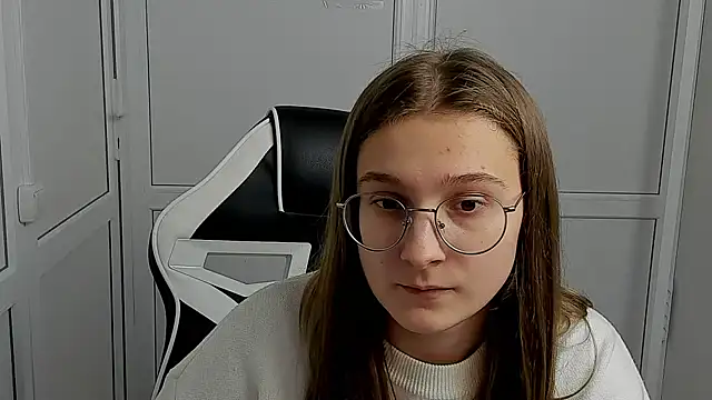 Snapshot of Mia_kristal chatting on April 2026 12:52:02 PM Mia kristal online show from April 2026 12:52:02 PM