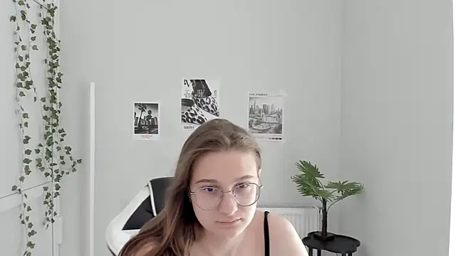 Snapshot of Mia_kristal chatting on June 2026 08:09:02 AM Mia kristal online show from June 2026 08:09:02 AM