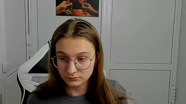 Snapshot of Mia_kristal chatting on April 2026 07:04:01 AM Mia kristal online show from April 2026 07:04:01 AM