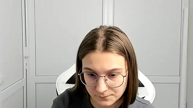Snapshot of Mia_kristal chatting on March 2026 08:05:01 AM Mia kristal online show from March 2026 08:05:01 AM
