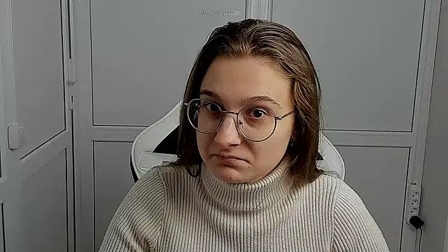 Snapshot of Mia_kristal chatting on April 2026 12:45:01 PM Mia kristal online show from April 2026 12:45:01 PM