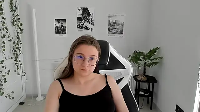 Snapshot of Mia_kristal chatting on July 2026 06:54:02 AM Mia kristal online show from July 2026 06:54:02 AM