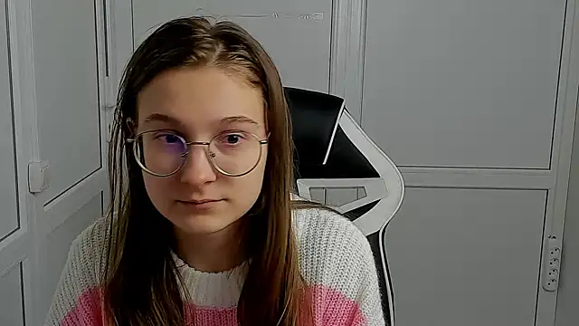 Snapshot of Mia_kristal chatting on April 2026 07:10:01 AM Mia kristal online show from April 2026 07:10:01 AM