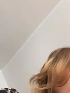 SophiaWestend online show from April 2026 01:28:01 PM