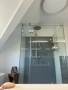 SophiaWestend online show from April 2026 09:00:01 AM