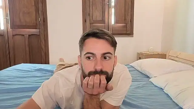 AmicisegretiITA online show from May 2026 10:26:02 AM