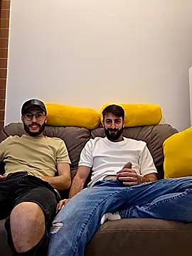 AmicisegretiITA online show from April 2026 07:39:01 PM
