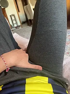 Emirr10 online show from April 2026 04:26:01 PM