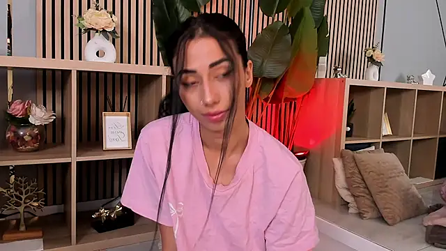 TiaCyrrus online show from May 2026 02:24:02 PM
