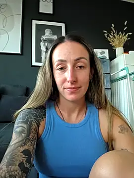 NicoleKaiser online show from April 2026 05:04:02 PM