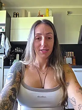 NicoleKaiser online show from May 2026 07:25:01 AM